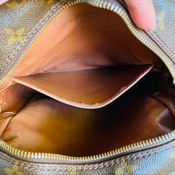 Louis Vuitton Danube MM Crossbody - Picture 6 of 14